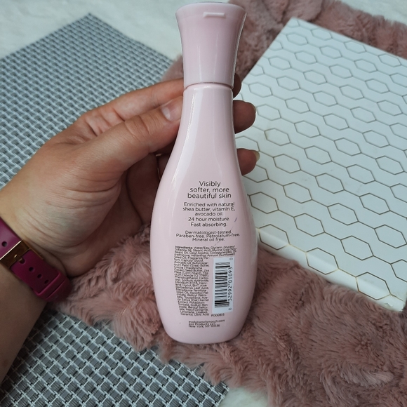 EOS Berry Blossom Body Lotion with Shea Butter Rare Discontinued - Picture 5 of 11